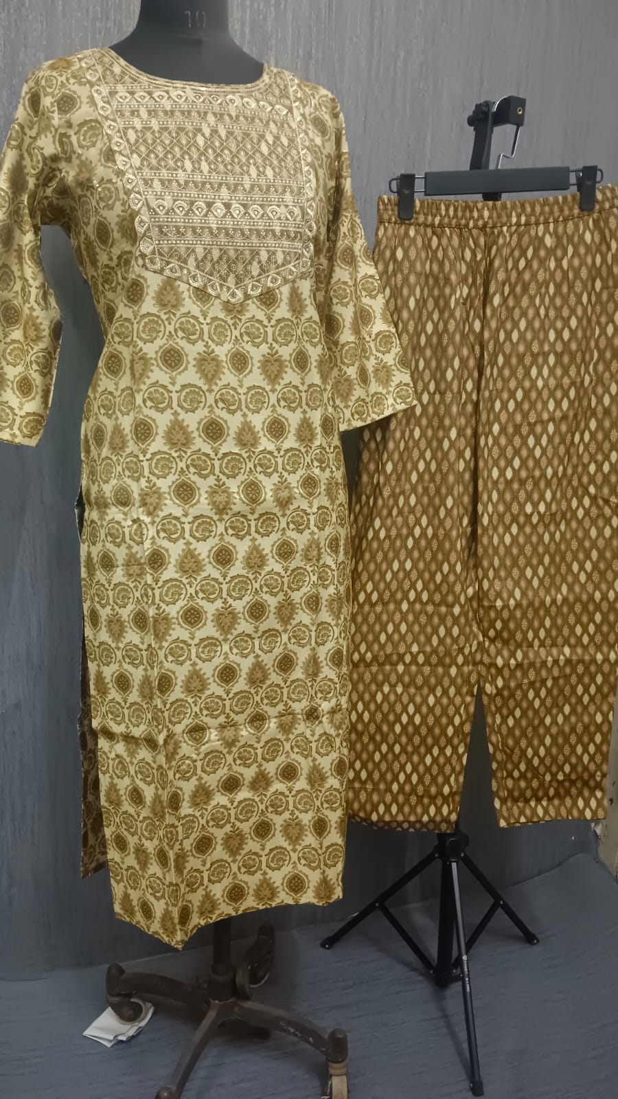 Golden Weaves - Image 3