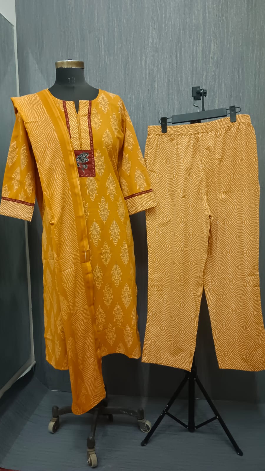 Amber Threads - Image 2