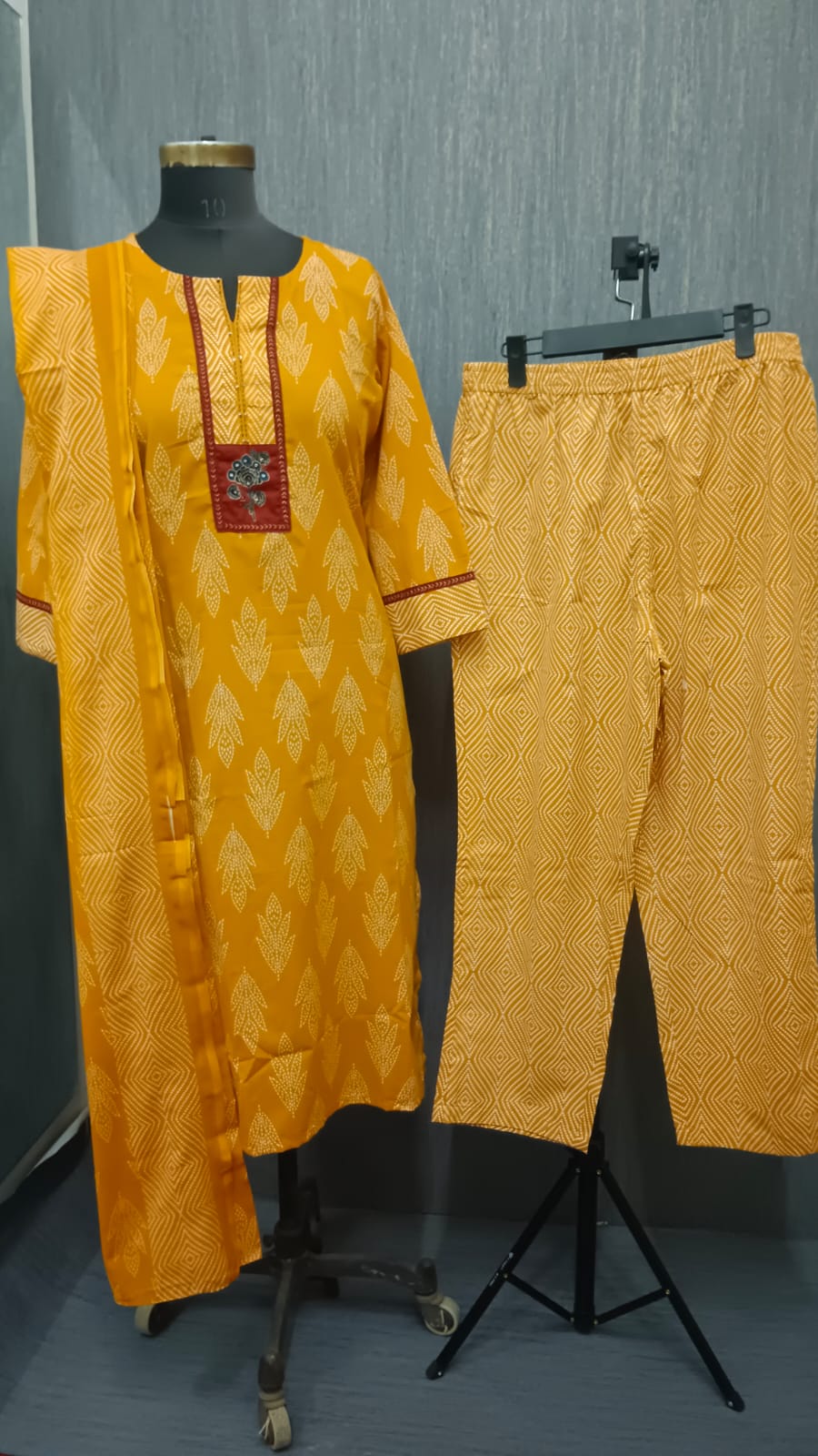 Amber Threads - Image 3