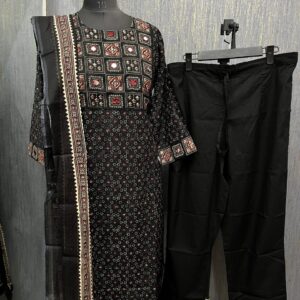 Black Mirror Boutique