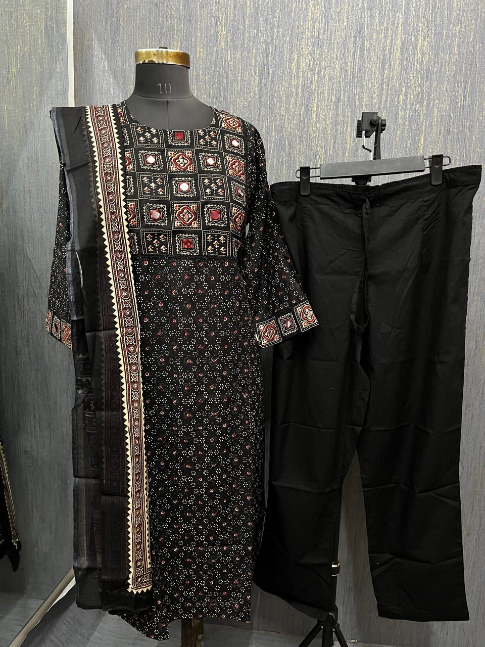 Black Mirror Boutique