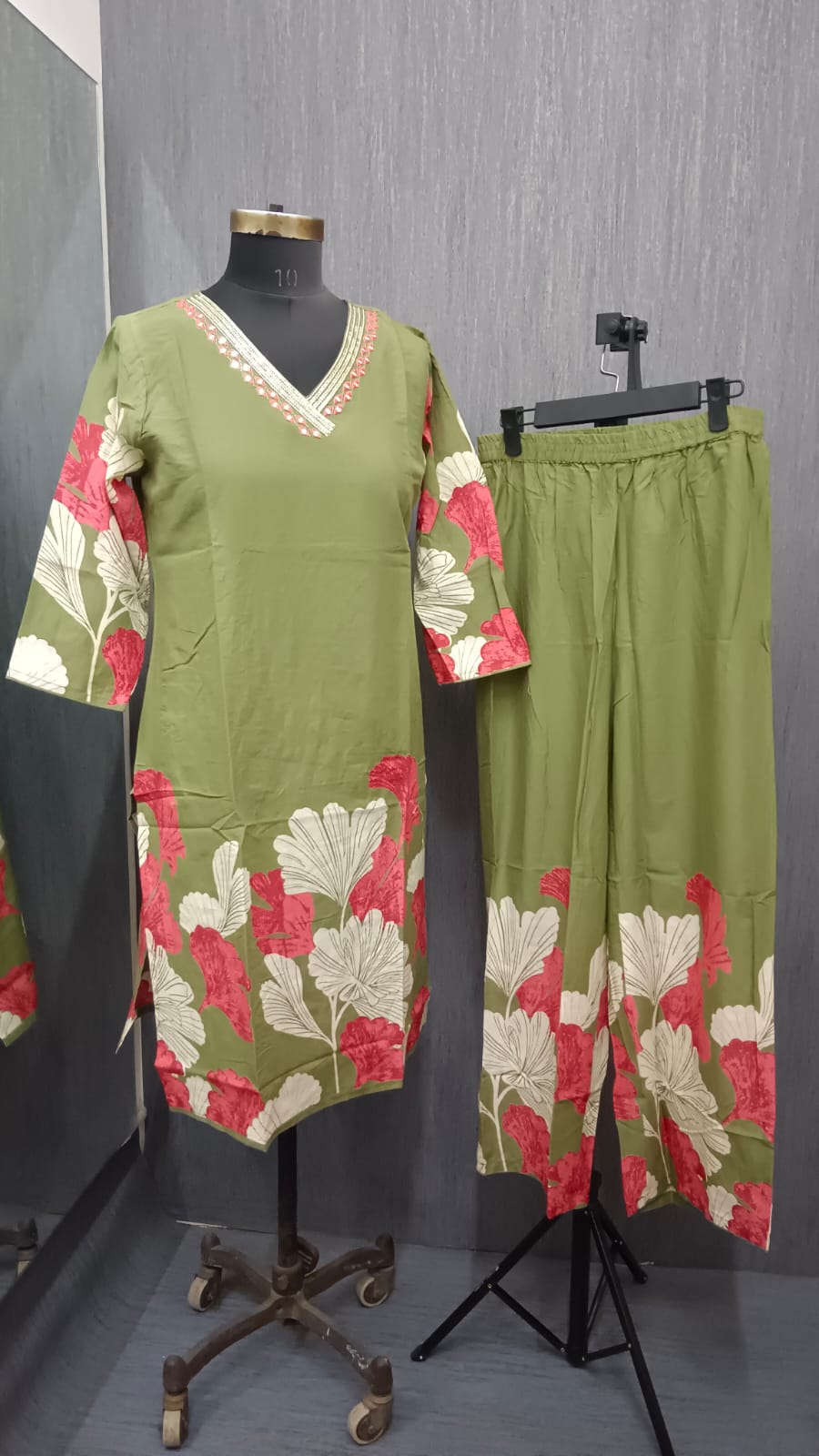 Olive Bloom - Image 3