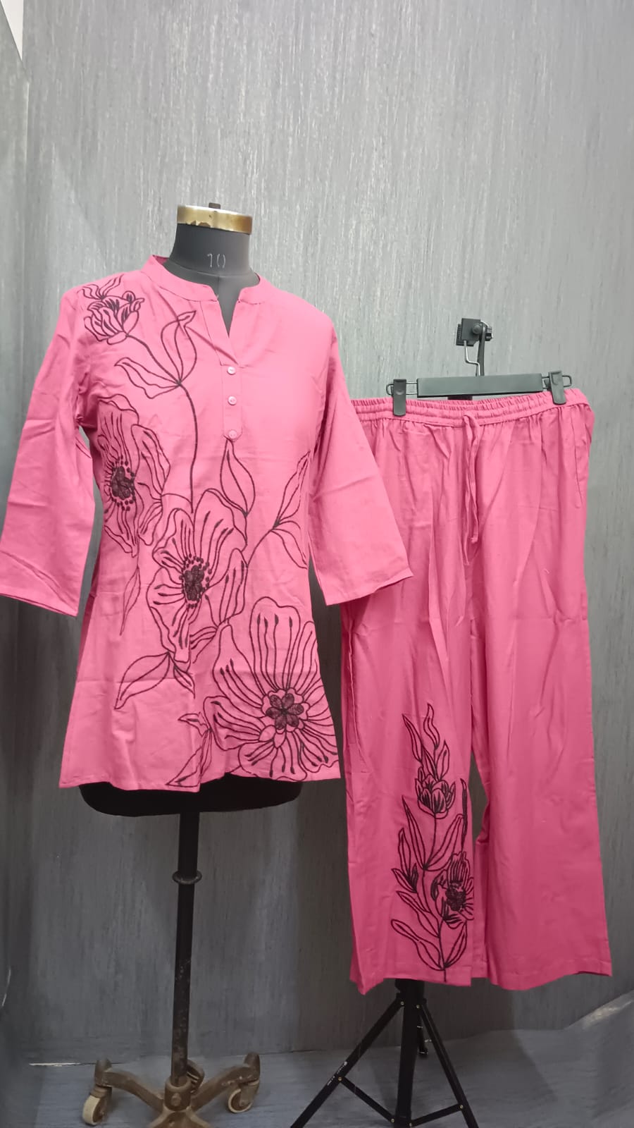 Petal Print Fashion - Image 3