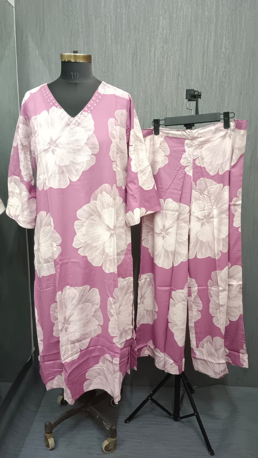 Vintage Petals - Image 3