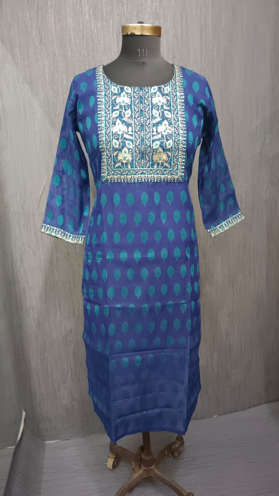 Peacock Plume Fashion - Image 2