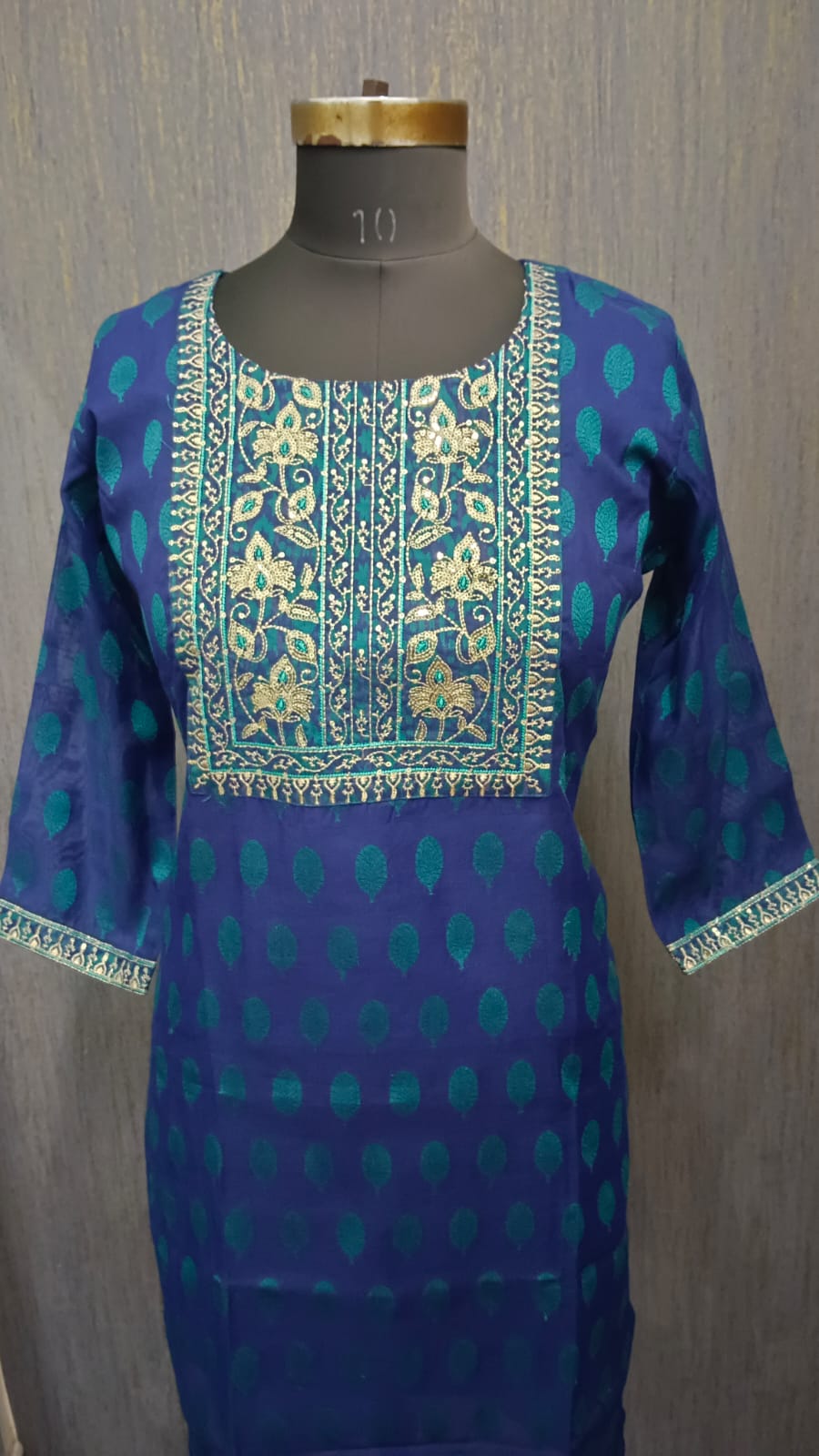 Peacock Plume Fashion - Image 3