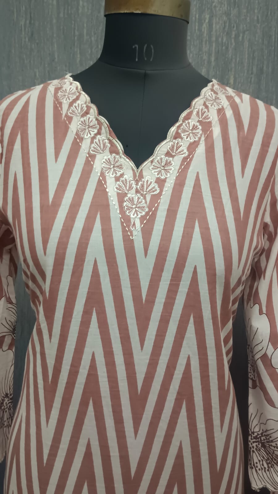 RosΓ© Threads - Image 3