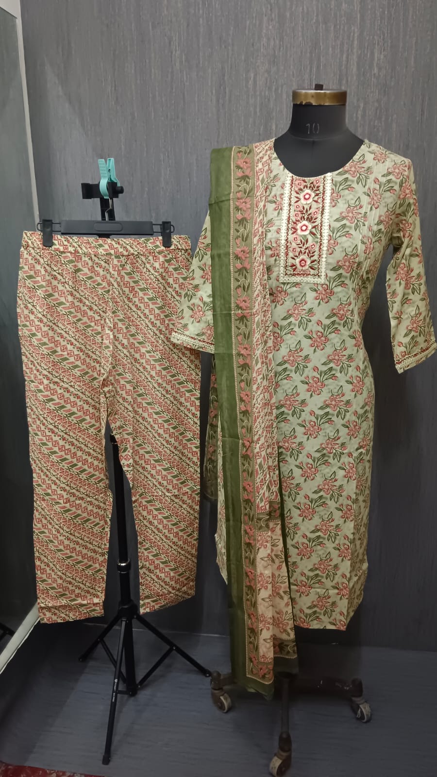 Meadow Floral 5590