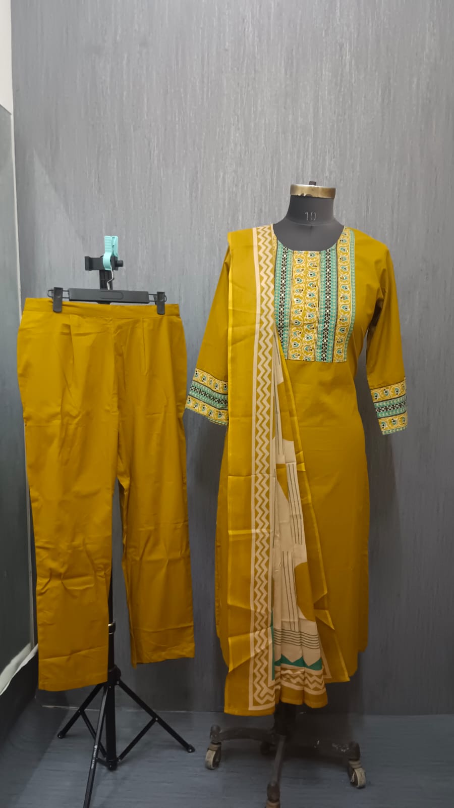 Graceful Attire 5945