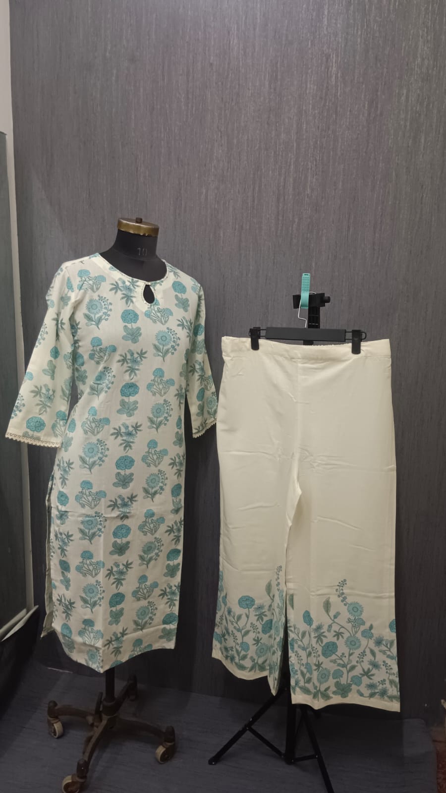 White & Aqua Floral Printed 6024 - Image 3