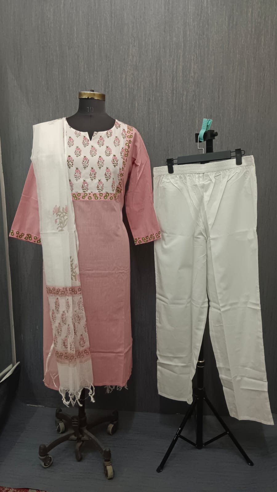 Blush Pink Floral Printed 6032 - Image 4