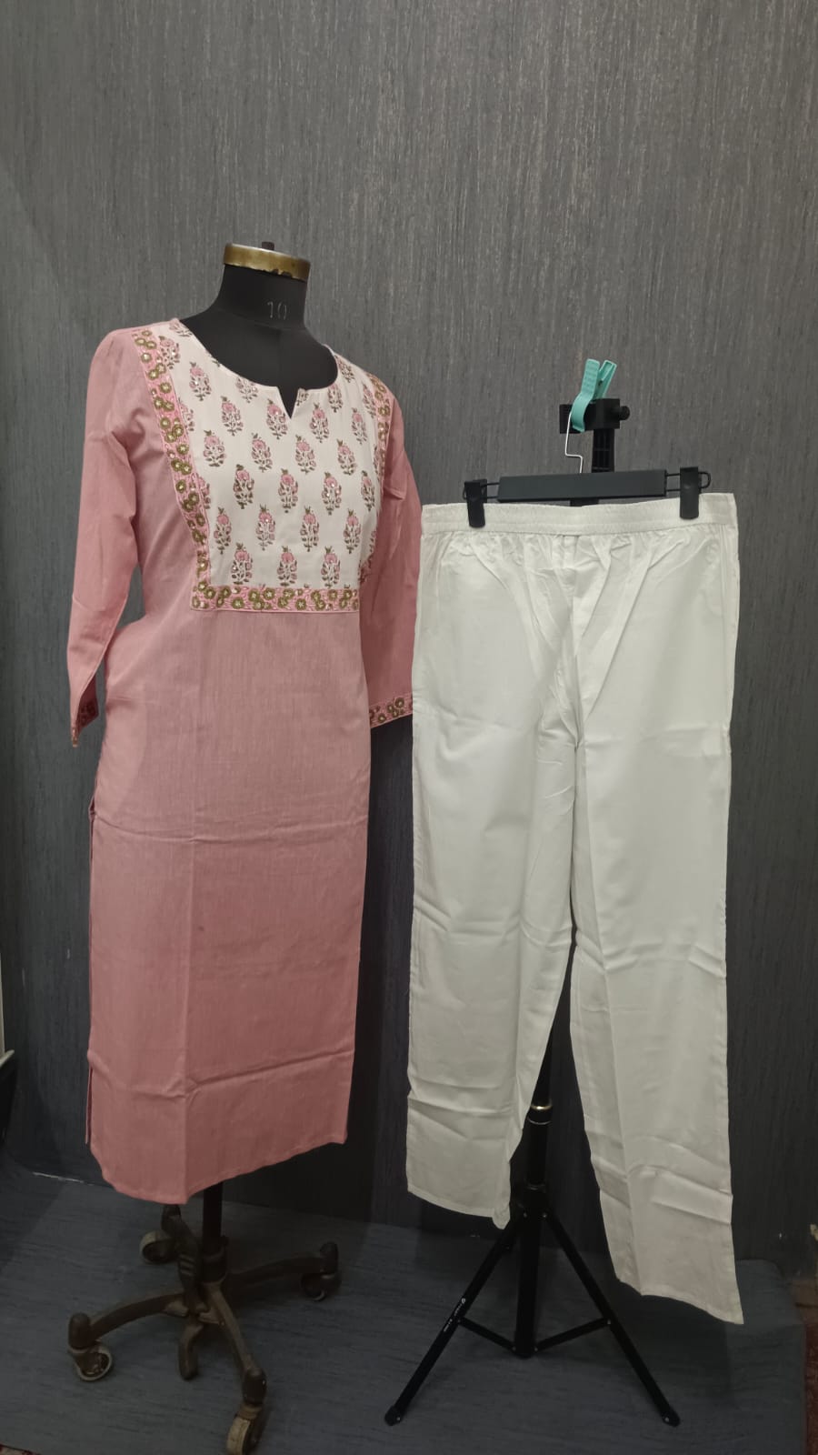 Blush Pink Floral Printed 6032 - Image 2
