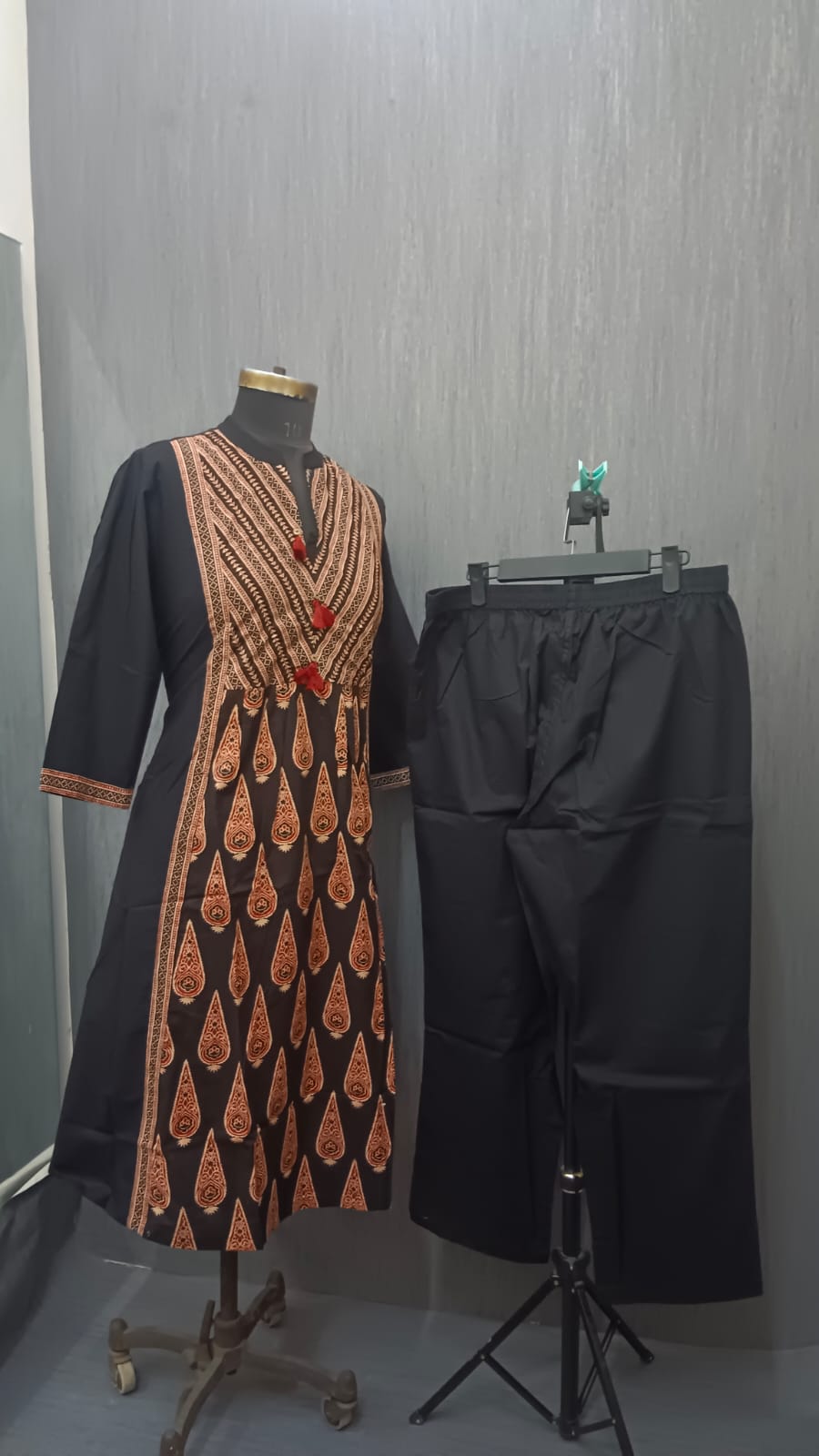 Black Ethnic Printed 6083 - Image 4