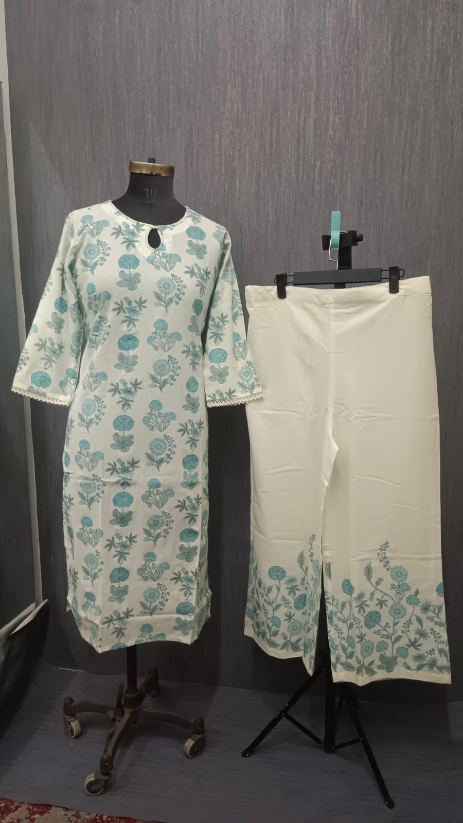 White & Aqua Floral Printed 6024