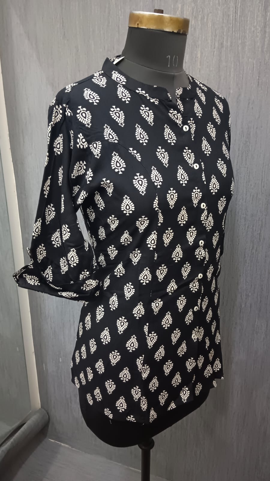 Classic Black Printed 5927 - Image 2